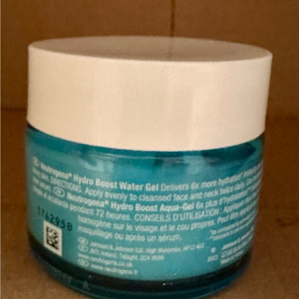 Neutrogena Hydro Boost Water Gel, Hyaluronic Acid Hydrating Facial Moisturizer - Picture 5 of 7